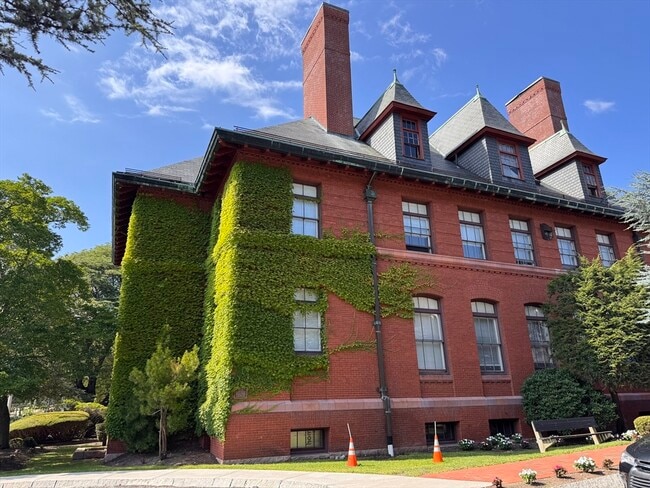 Primary Photo - 324 Washington St
