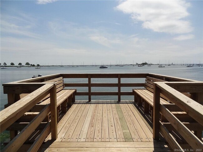 Building Photo - 350 Grovers Ave