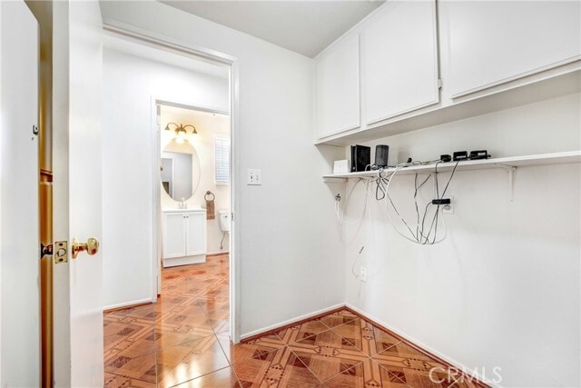Building Photo - 12328 Edgecliff Ave