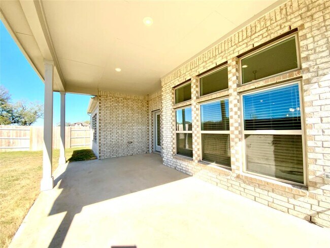 Building Photo - 247 Du Bois Ln