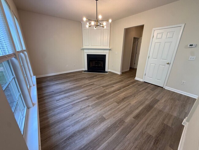 Building Photo - 146 Brentfield Loop