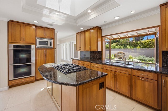 Building Photo - 1840 Temple Hills Dr