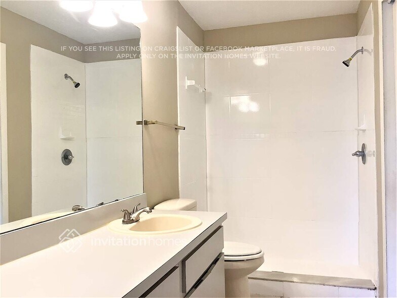 Building Photo - 1242 Tuxford Dr