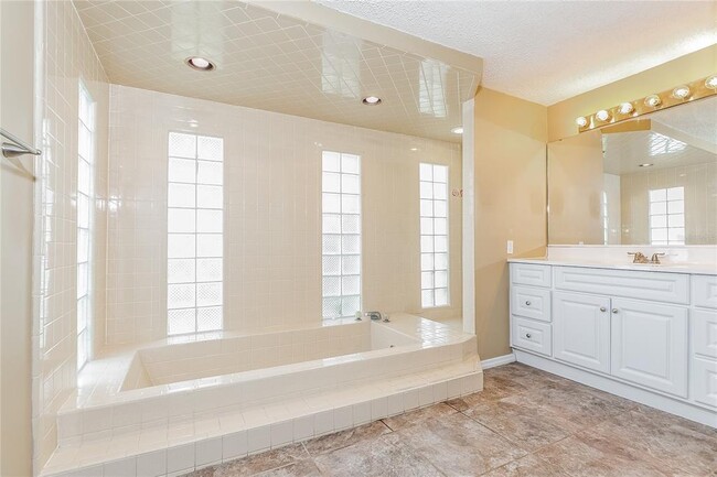 Building Photo - 20440 Majestic St