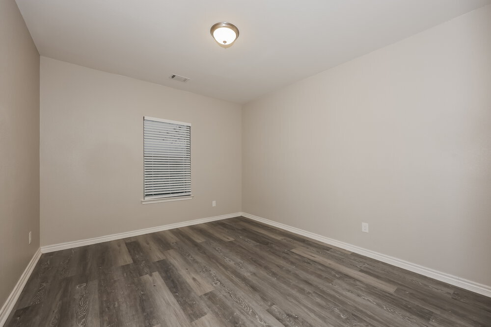 Building Photo - 1106 Longhorn Ln