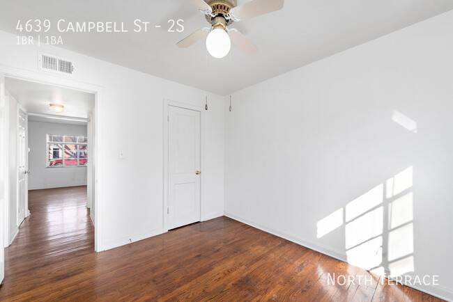 Building Photo - 1BR with Hardwood Floors Near UMKC