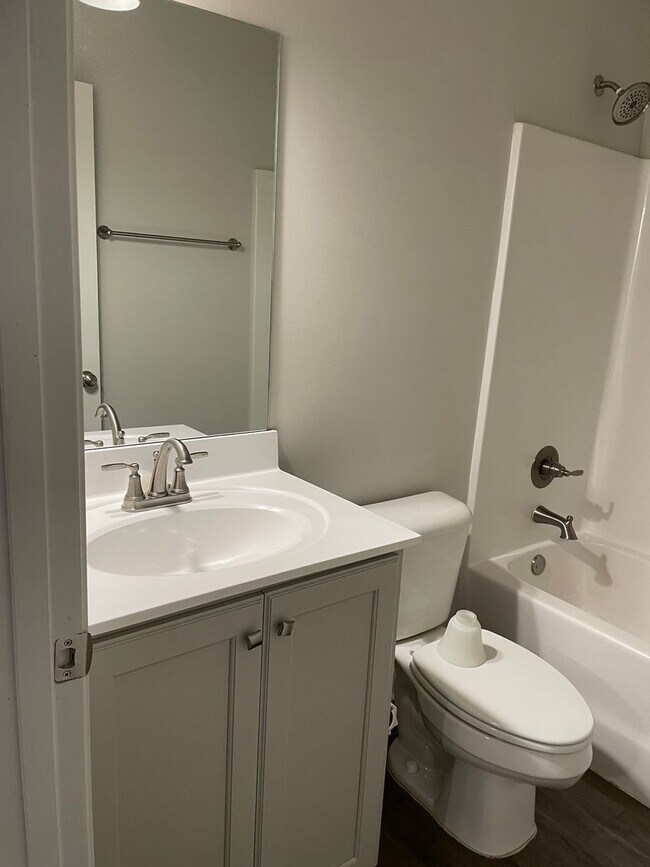 Building Photo - North Cherry Hill 132