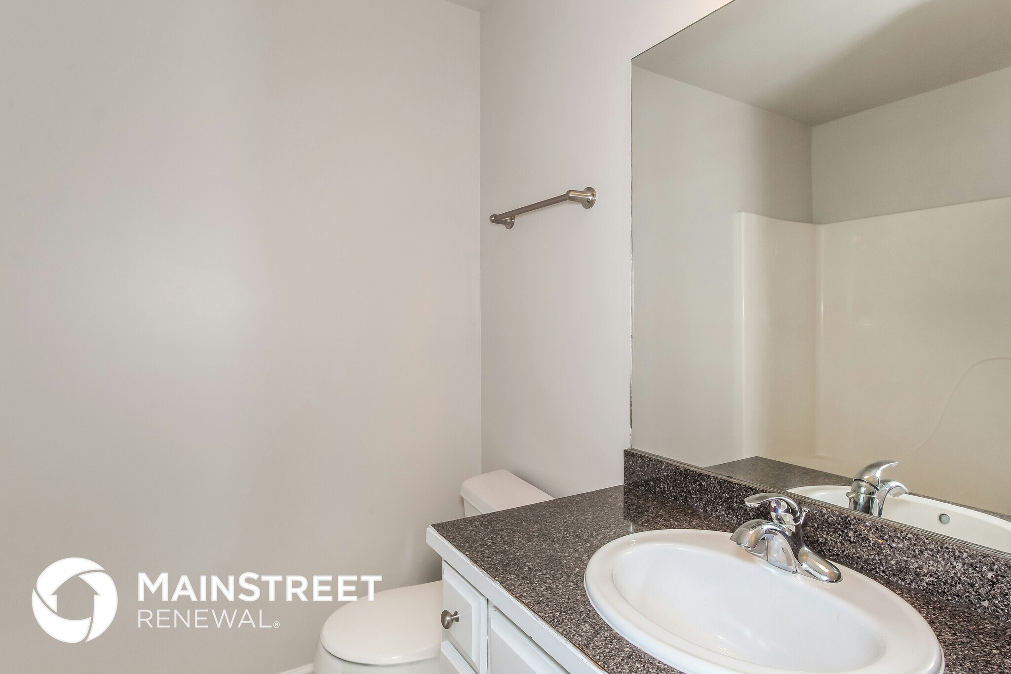 Building Photo - 10 Patrick St