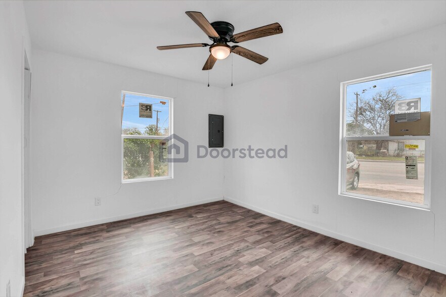 Building Photo - 4021 Culebra Rd