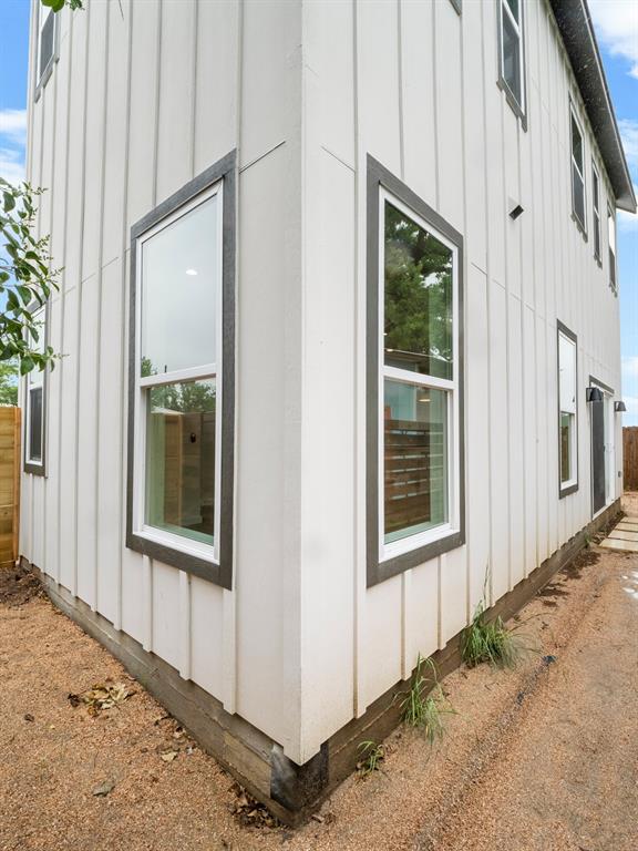 Building Photo - 1165 Nickols Ave