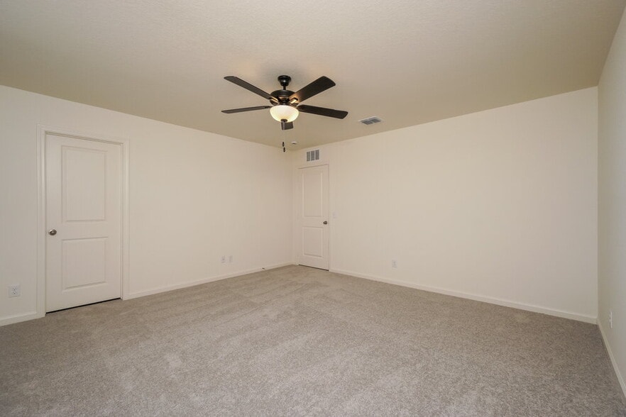 Building Photo - 5831 Texas Palm Dr