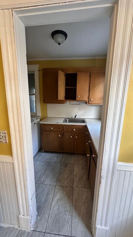 Building Photo - 84 Elmwood Ave