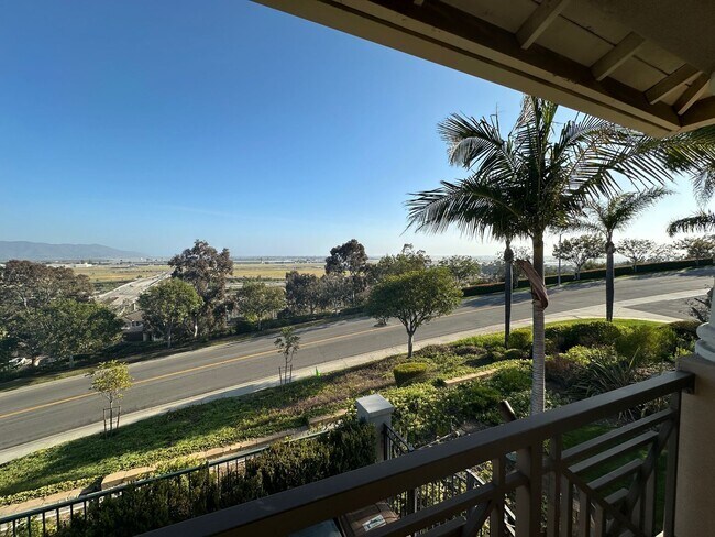 Building Photo - Exquisite Vina Del Mar home in Spanish Hills