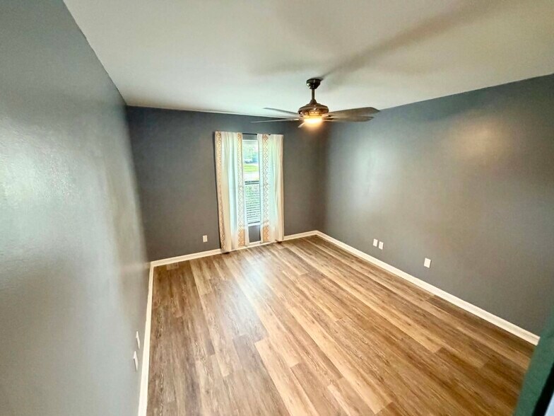 Building Photo - 3094 Plaza Terrace Dr