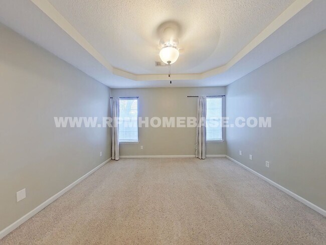 Building Photo - Charming Home with 2-Car Garage and Conven...