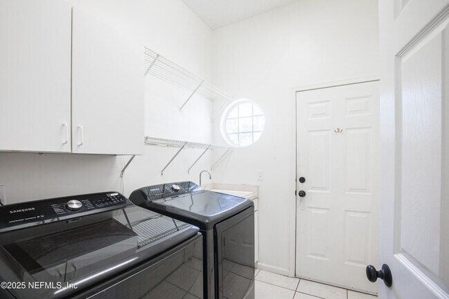 Building Photo - 108 Natures Way