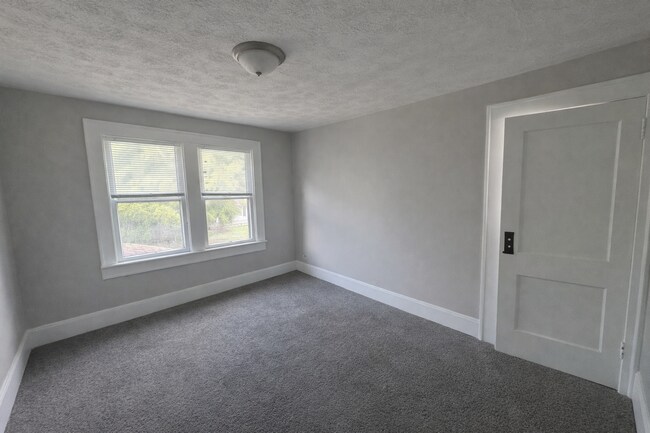 Building Photo - 21 N Colorado Ave