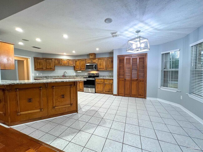 Building Photo - 7342 Wymart Rd