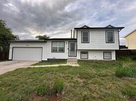 Building Photo - 102 Comanche Ct