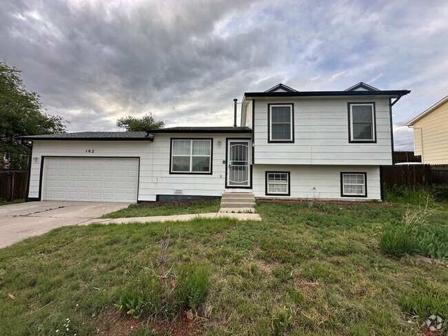Building Photo - 102 Comanche Ct