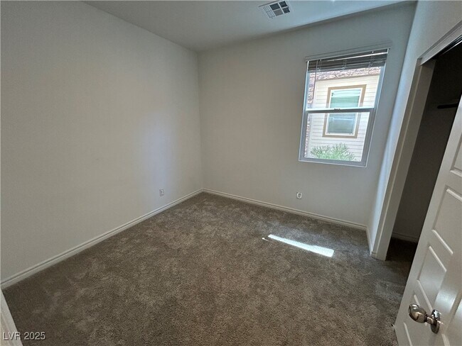 Building Photo - 326 Owens Peak Dr