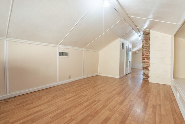 Building Photo - 3440 H St
