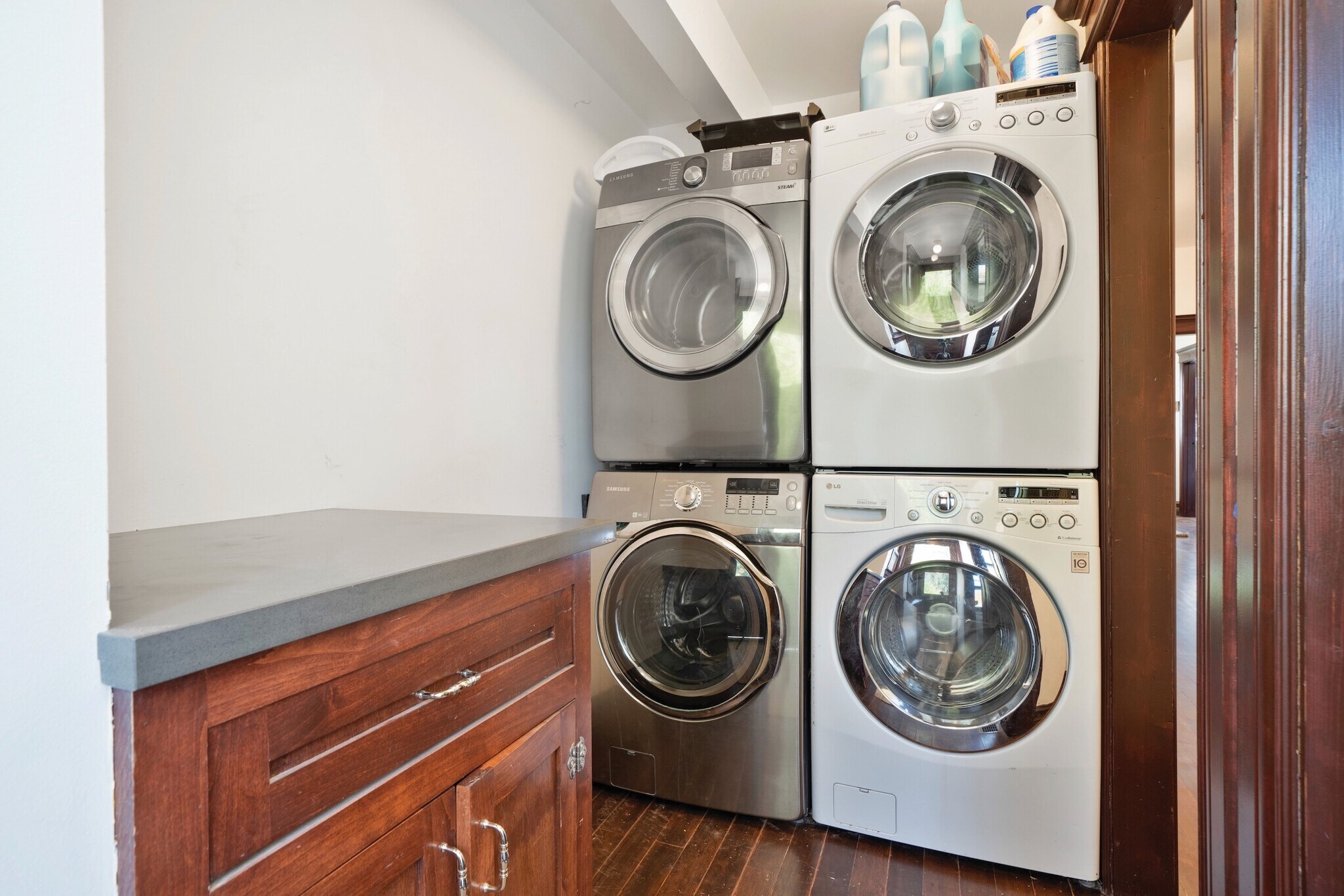 Building Photo - 749 Columbia Ave