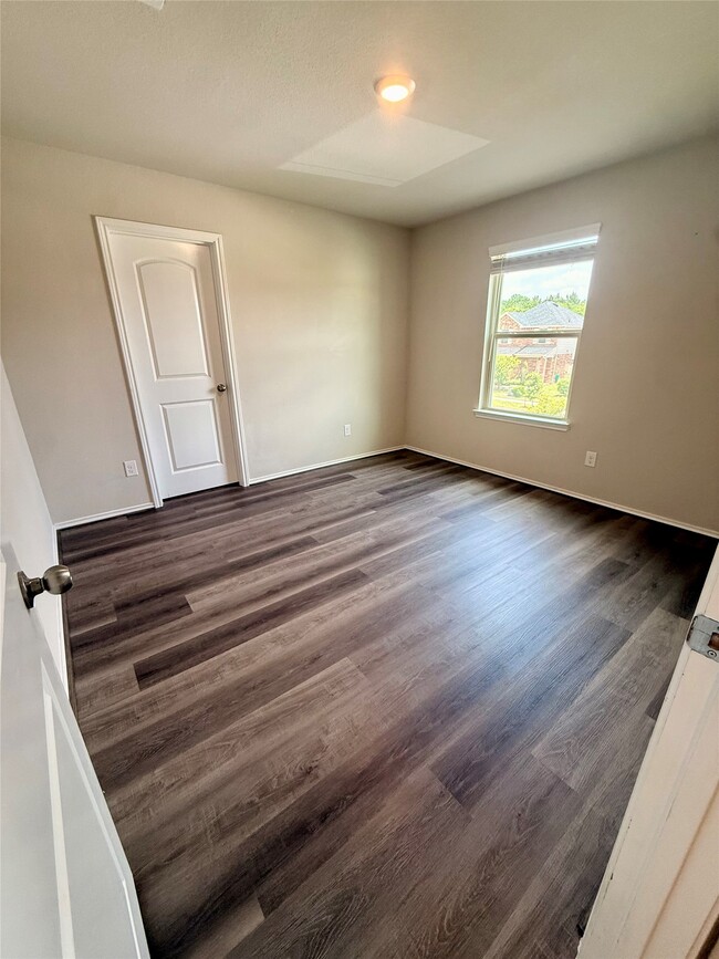 Building Photo - 9278 Inland Leather Ln