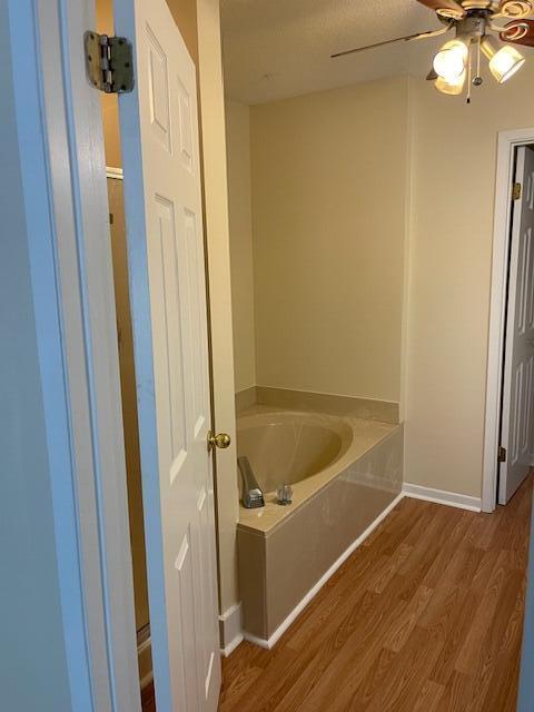 Building Photo - 810 Fairway Lakes Dr