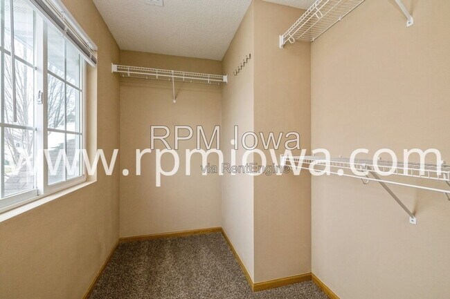 Building Photo - 9315 Kingman Dr