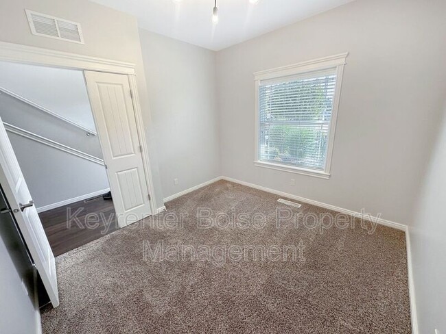 Building Photo - 9200 W Avalanche Ct