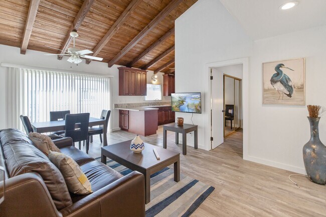Primary Photo - Highly Upgraded, Top Floor Condo in Huntin...