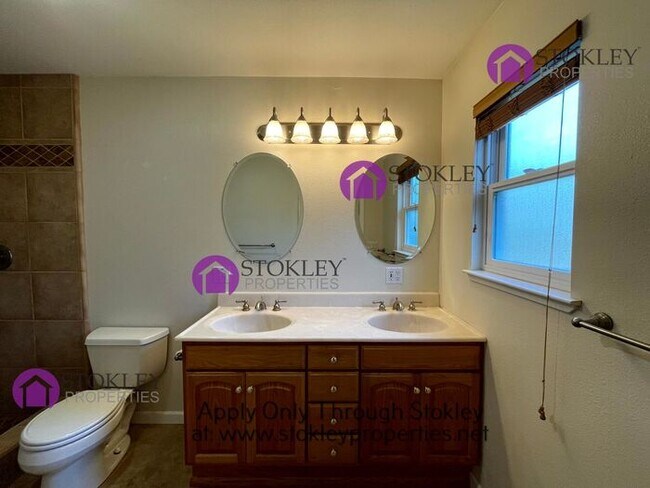 Building Photo - 2981 Pacific St