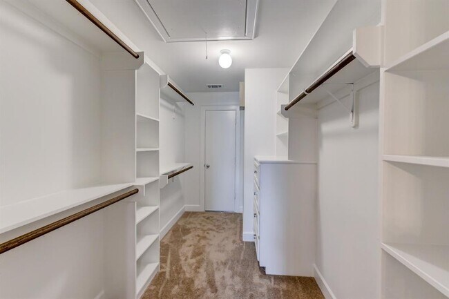 Building Photo - 8705 Bryam St