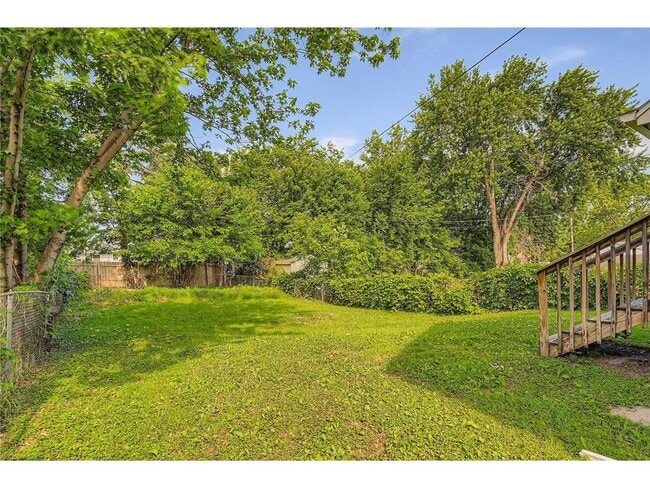 Building Photo - 1083 Western Ave N