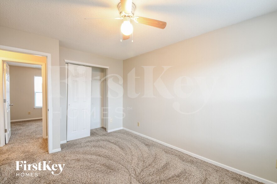 Building Photo - 2332 Providence Ct