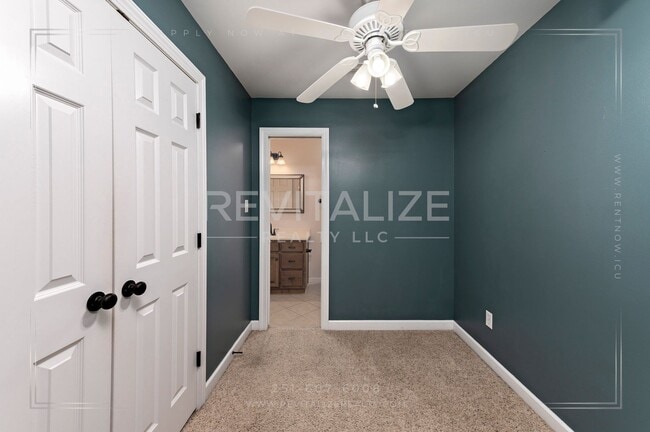 Building Photo - 3 Bed 2.5 Bath Townhome in West Mobile