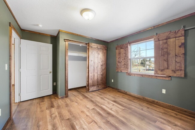 Building Photo - Comfort, Character & Extra Space