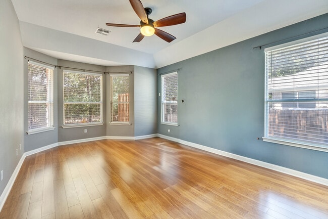 Building Photo - 10616 Big Thicket Dr