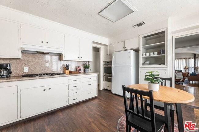 Building Photo - 608 N Alta Vista Blvd