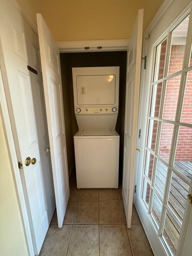 Building Photo - 1257 N Dean Rd