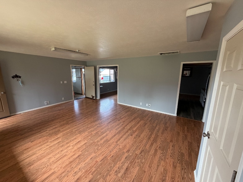 Building Photo - 60 Alapio Pl