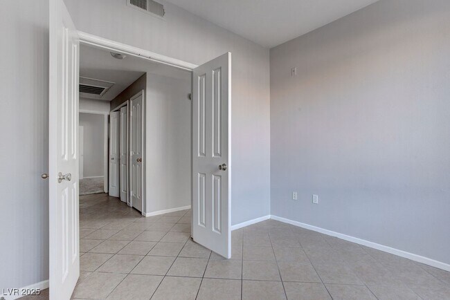 Building Photo - 2900 Sunridge Heights Pkwy