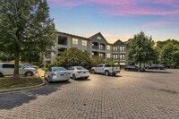 Building Photo - Park at Melrose Heights