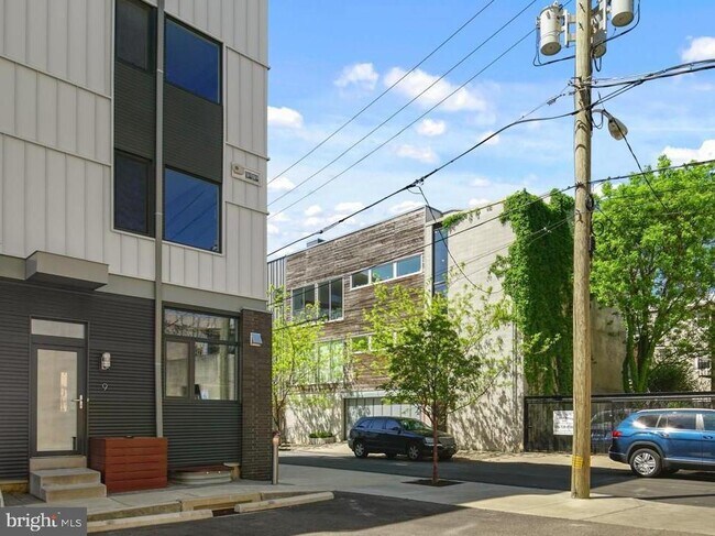 Building Photo - 1124 N American St