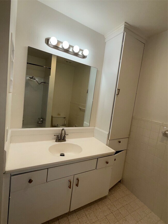 Building Photo - 2039 Winrock Blvd