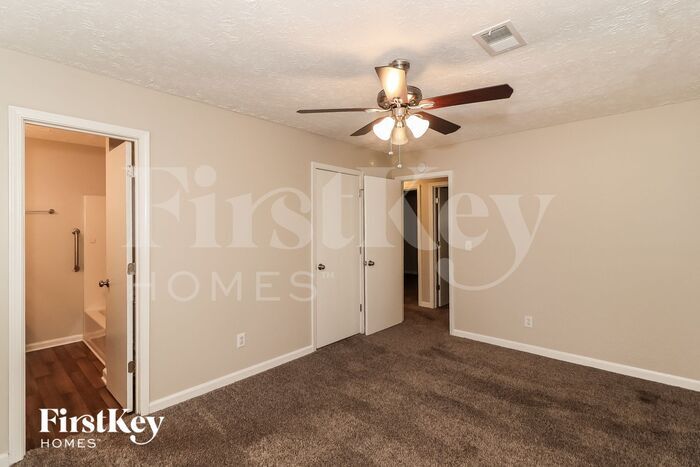Building Photo - 1202 River Forest Ln