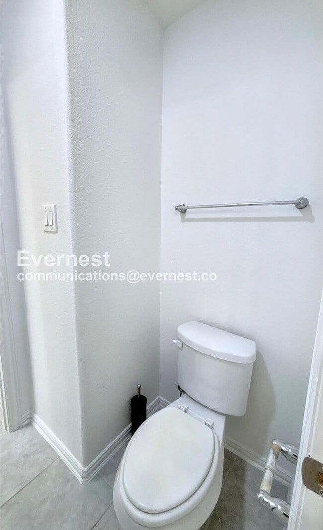 Building Photo - 4811 Sunset Park Ln