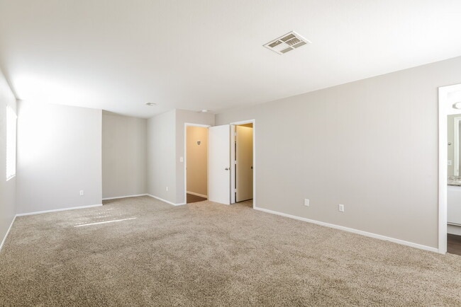 Building Photo - 832 Tollbrook Way