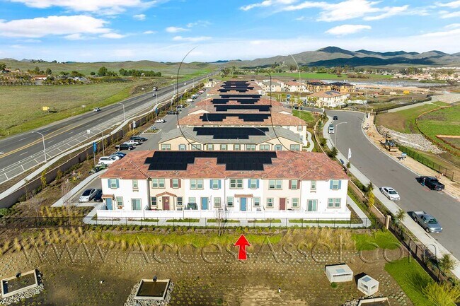 Building Photo - Dreamy 2-Story, 3 Bed/2.5 Baths Townhome In New Community!